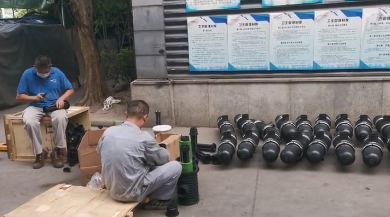 疊片污水處理器，正在裝配